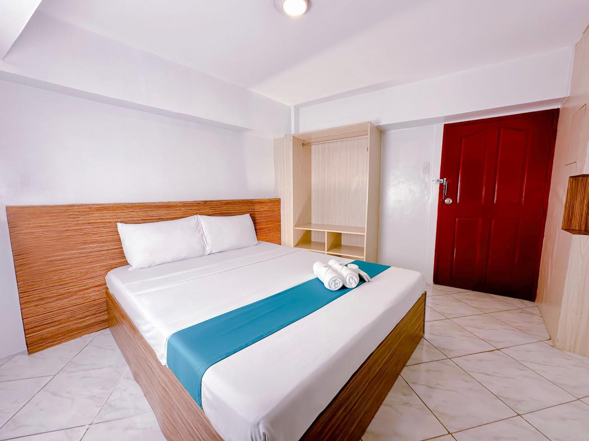 OYO 675 Circuit Hostel Makati City Exterior foto